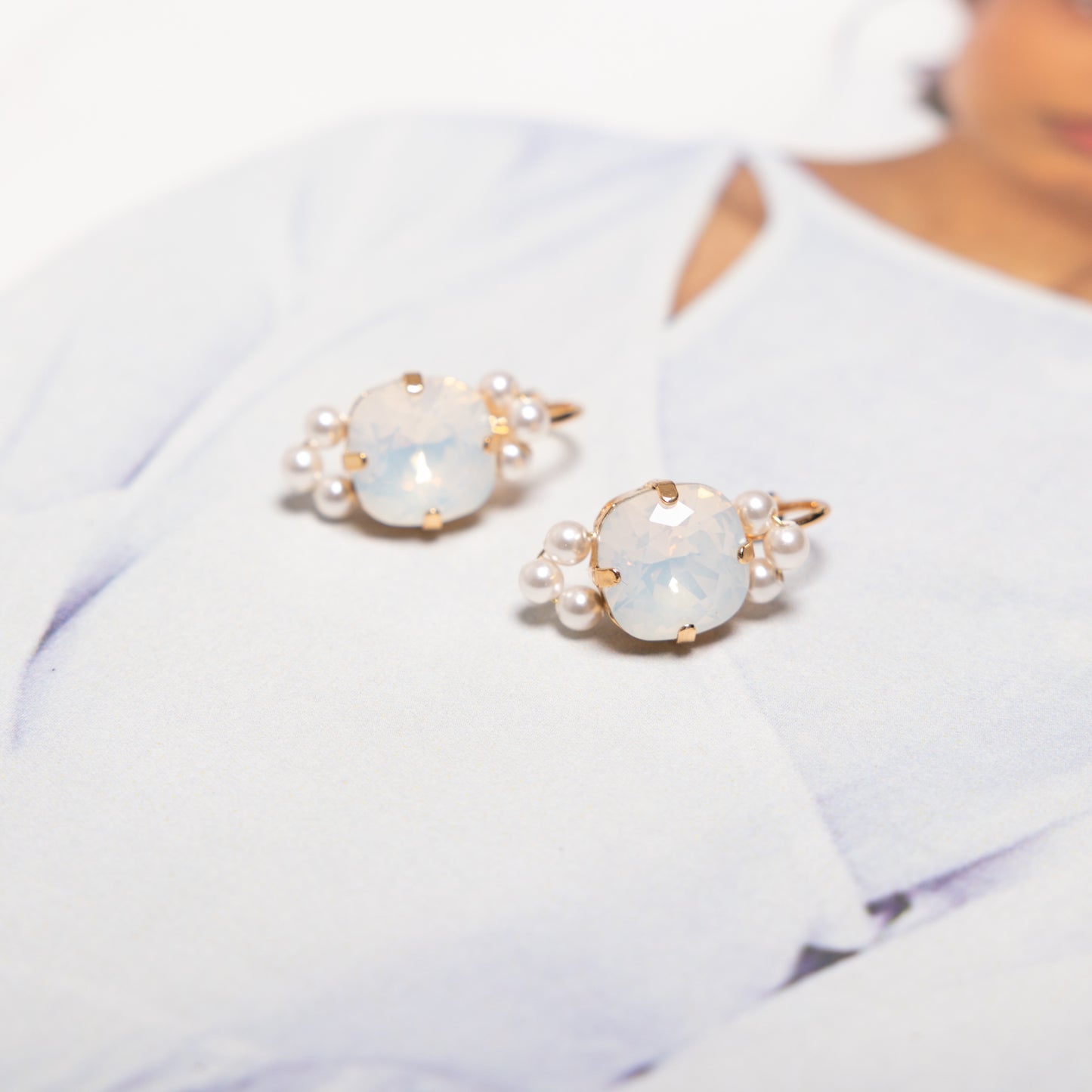 Classic Fantasy White Opal met Pareltjes